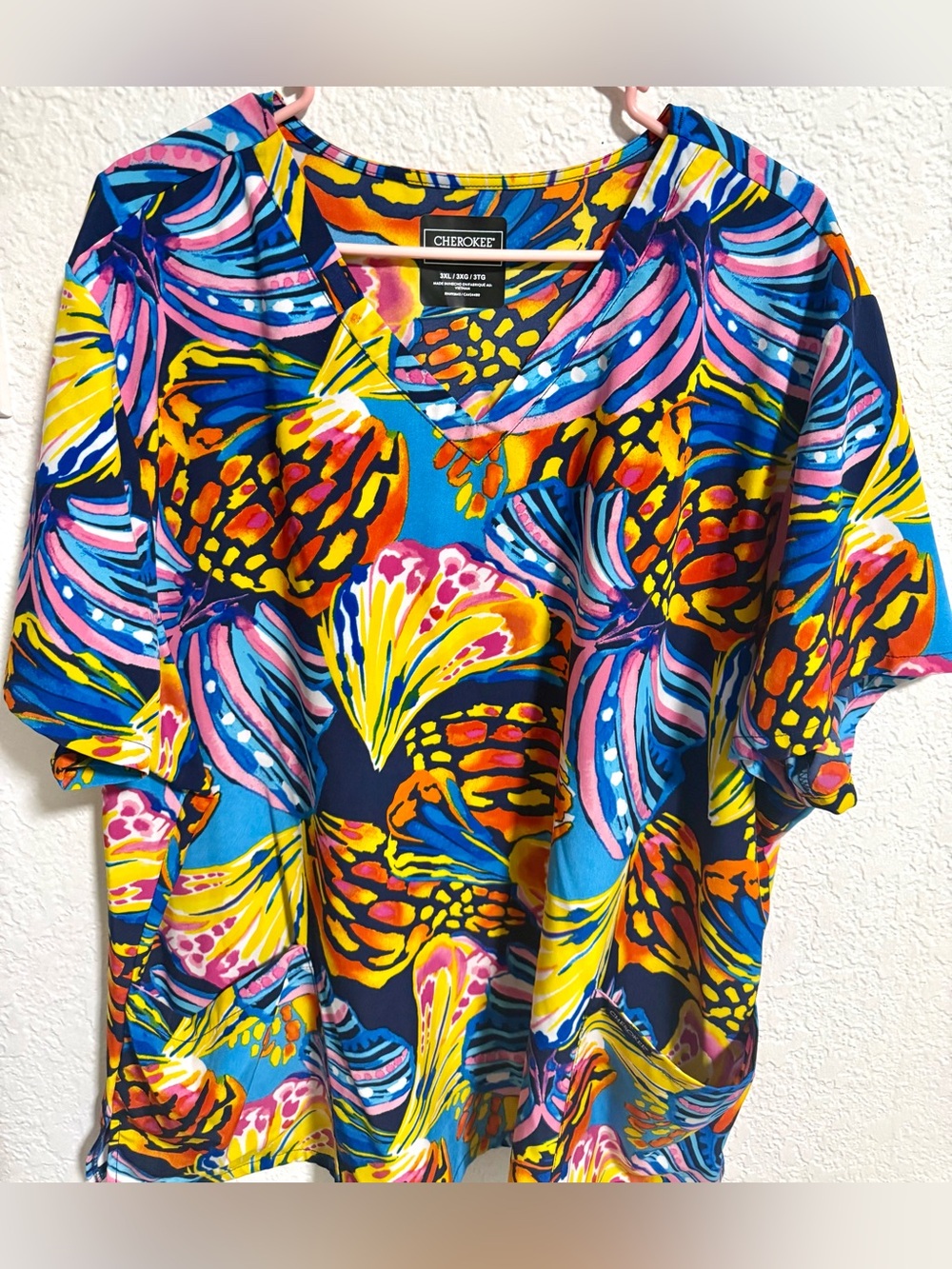 Cherokee Women’s V-Neck Multi-Color Floral Print Scrub Top Size 3X